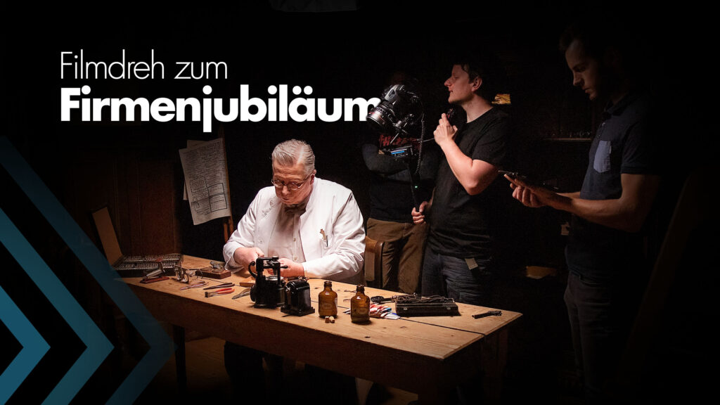Kameramann und Regisseur filmen im Heimatmuseum Meerane für den Chemnitzer Optiker Meise Werbefilm zum Firmenjubiläum